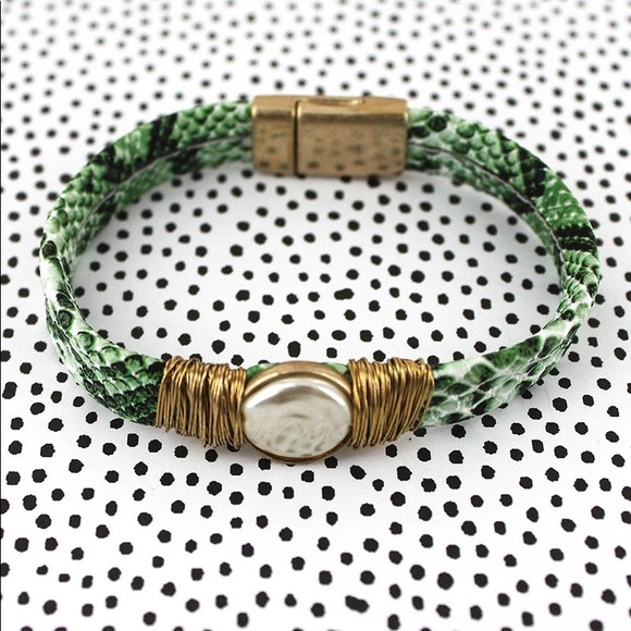 Wire Wrapped Pearl Green Python Bracelet - Picture 1 of 9